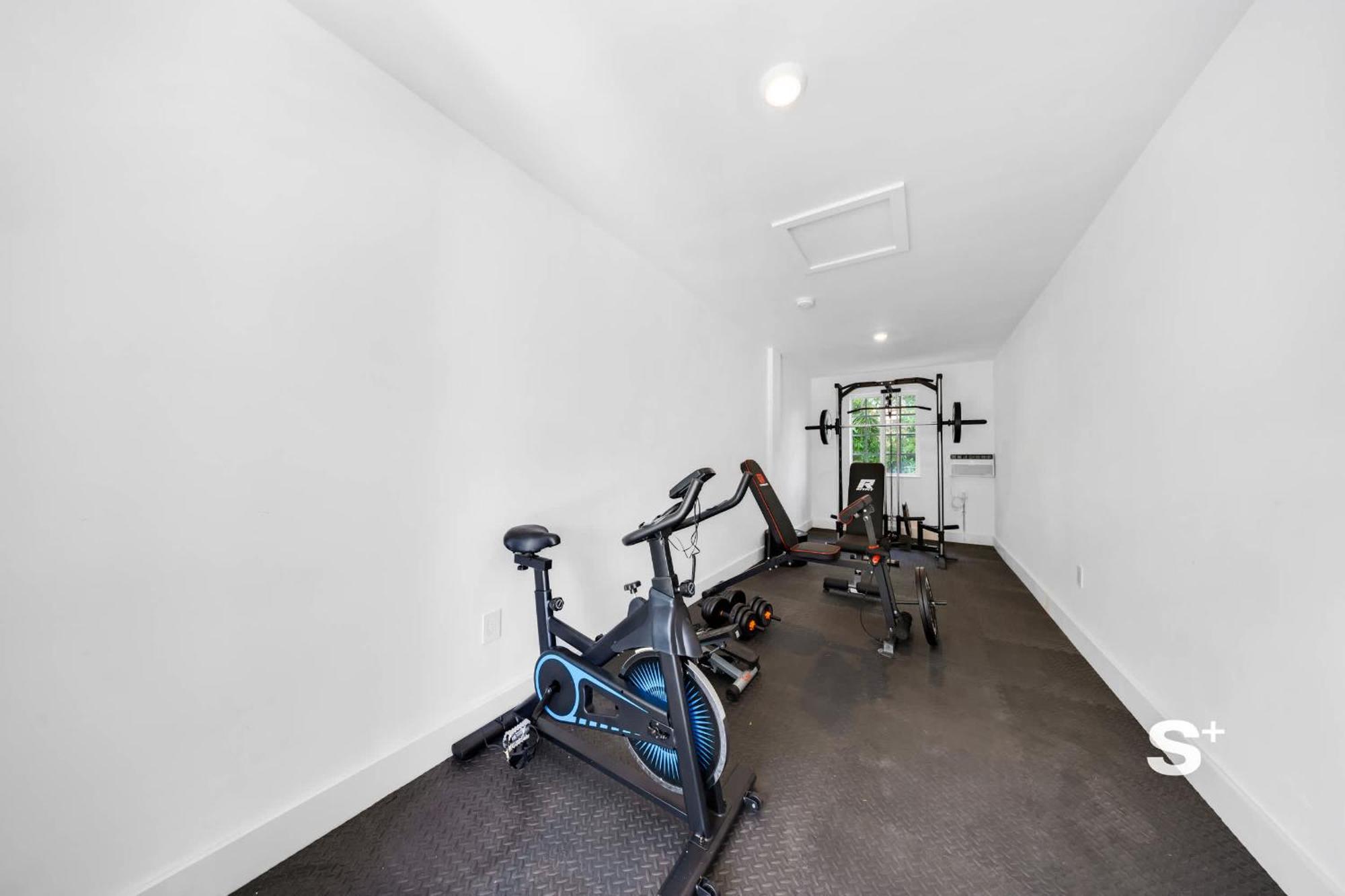 Stylish 1-br In The Heart Of With Beautiful Garden, Gym And Bbq Miami